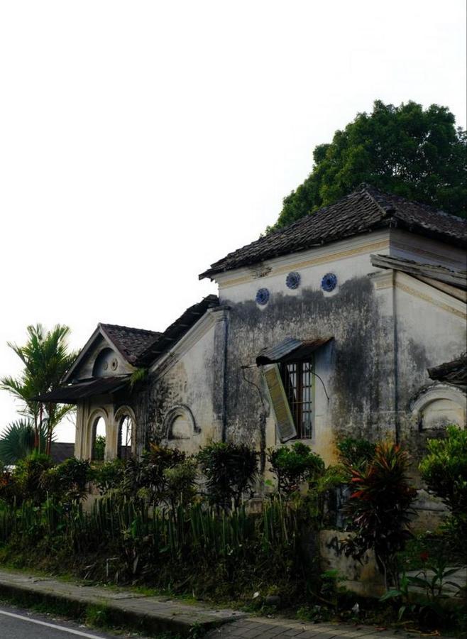 Karang Sari Guesthouse & Warung Munduk Dış mekan fotoğraf