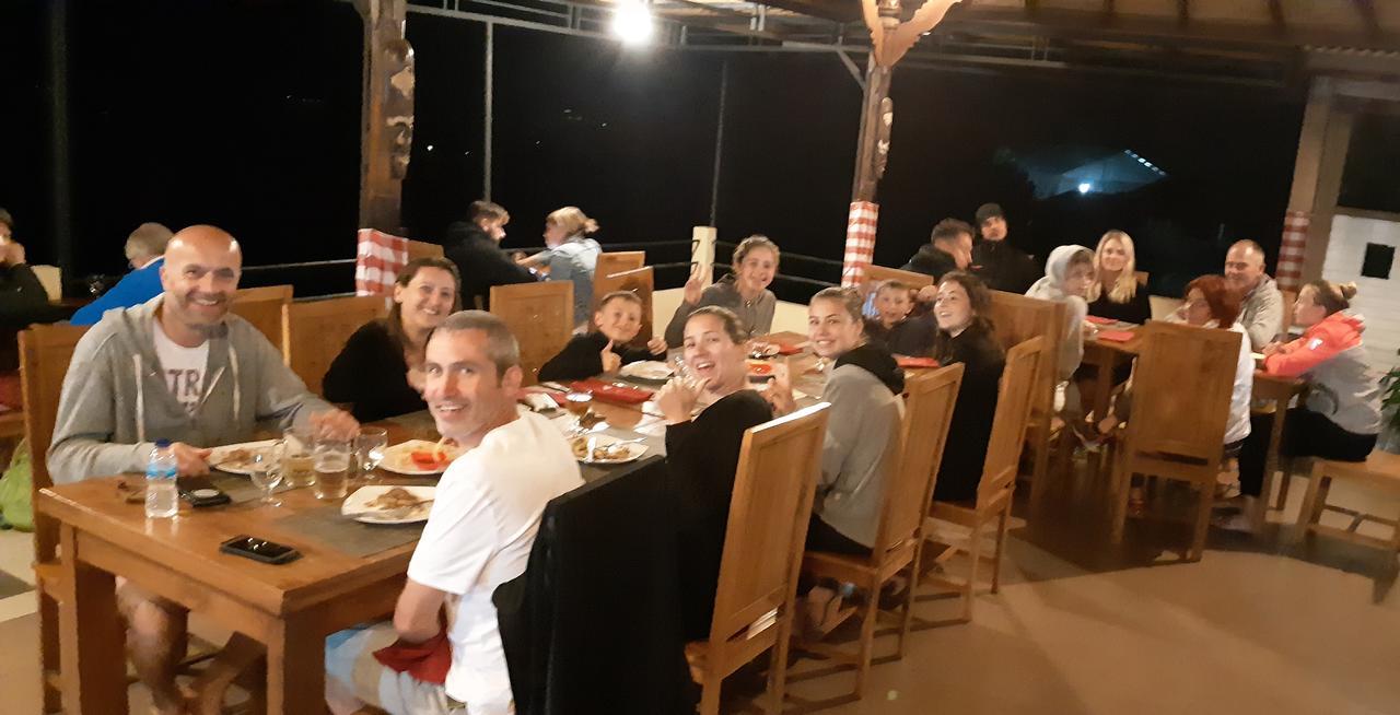 Karang Sari Guesthouse & Warung Munduk Dış mekan fotoğraf
