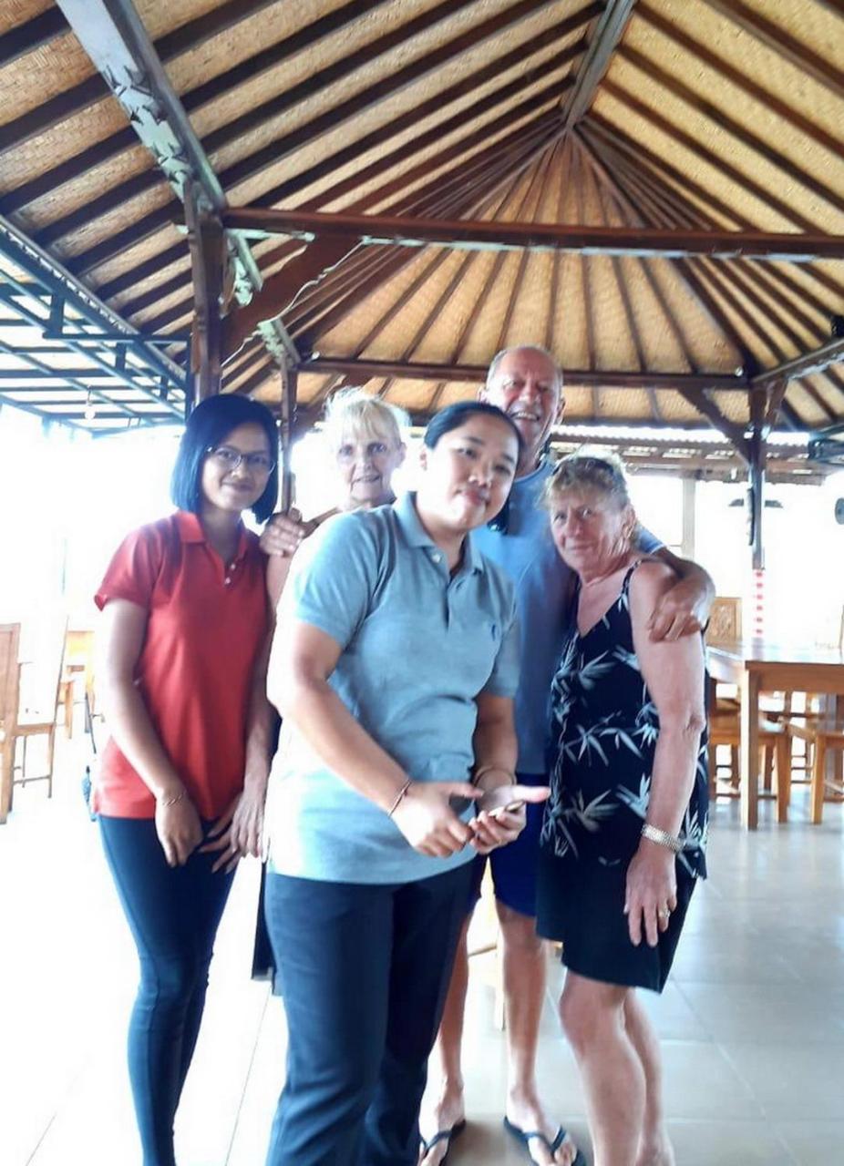 Karang Sari Guesthouse & Warung Munduk Dış mekan fotoğraf